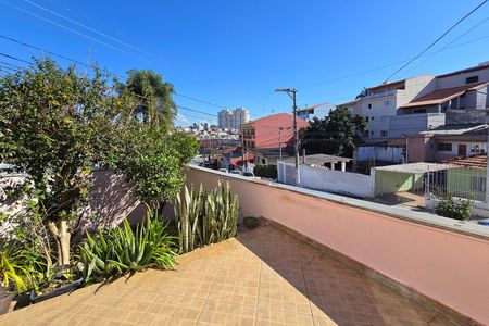 Casa à venda com 157m², 4 quartos e 2 vagas Casa à venda com 157m², 4 quartos e 2 vagasTerraço