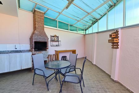Casa à venda com 157m², 4 quartos e 2 vagas Casa à venda com 157m², 4 quartos e 2 vagasÁrea - Churrasqueira