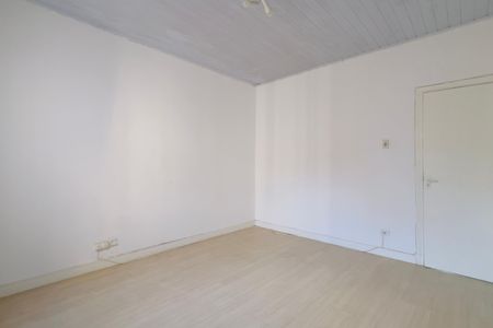 Casa à venda com 160m², 2 quartos e 1 vaga Casa à venda com 160m², 2 quartos e 1 vagaSuíte