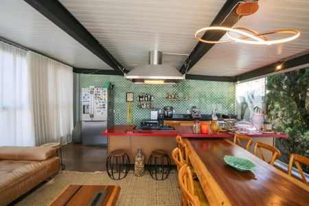 Casa à venda com 385m², 5 quartos e 2 vagasEspaço Gourmet