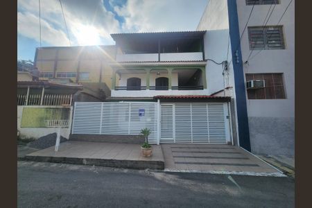 Casa para alugar com 260m², 2 quartos e 2 vagas Casa para alugar com 260m², 2 quartos e 2 vagasFachada