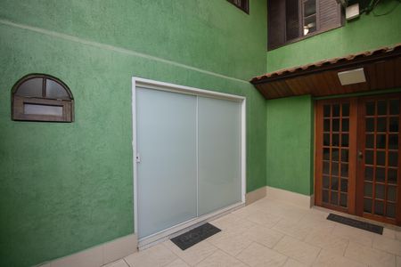 Casa para alugar com 260m², 2 quartos e 2 vagas Casa para alugar com 260m², 2 quartos e 2 vagasÁrea de Serviço