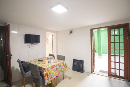 Casa para alugar com 260m², 2 quartos e 2 vagas Casa para alugar com 260m², 2 quartos e 2 vagasCozinha