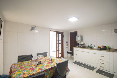 Casa para alugar com 260m², 2 quartos e 2 vagas Casa para alugar com 260m², 2 quartos e 2 vagasCozinha