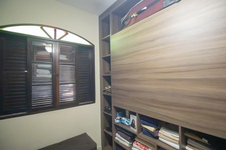 Casa para alugar com 260m², 2 quartos e 2 vagas Casa para alugar com 260m², 2 quartos e 2 vagasCloset da suíte 1