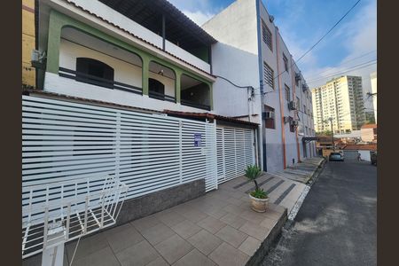 Casa para alugar com 260m², 2 quartos e 2 vagas Casa para alugar com 260m², 2 quartos e 2 vagasFachada