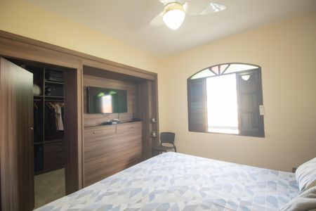 Casa para alugar com 260m², 2 quartos e 2 vagas Casa para alugar com 260m², 2 quartos e 2 vagasSuíte 1