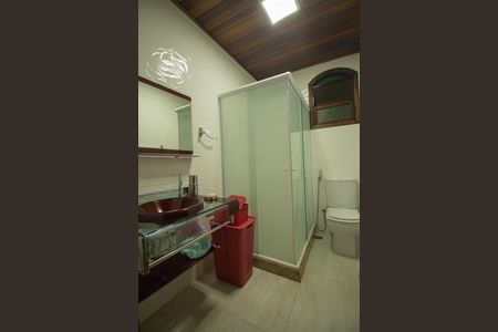 Casa para alugar com 260m², 2 quartos e 2 vagas Casa para alugar com 260m², 2 quartos e 2 vagasBanheiro da Suíte 2
