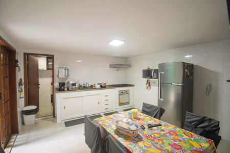 Casa para alugar com 260m², 2 quartos e 2 vagas Casa para alugar com 260m², 2 quartos e 2 vagasCozinha
