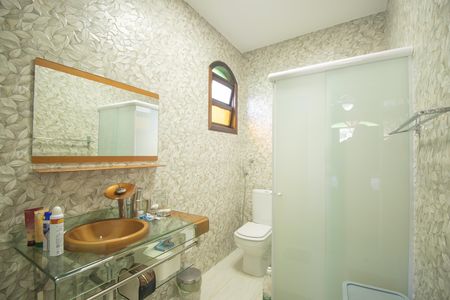 Casa para alugar com 260m², 2 quartos e 2 vagas Casa para alugar com 260m², 2 quartos e 2 vagasBanheiro da Suíte 1
