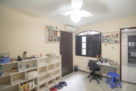 Casa para alugar com 60m², 2 quartos e 1 vaga Casa para alugar com 60m², 2 quartos e 1 vagaQuarto 1