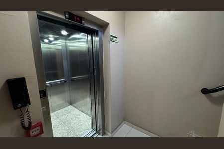 Apartamento para alugar com 81m², 2 quartos e 1 vaga