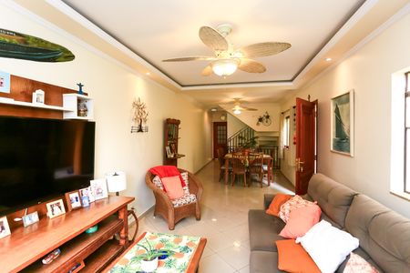 Casa à venda com 210m², 3 quartos e 5 vagasSala