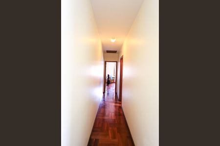 Casa à venda com 210m², 3 quartos e 5 vagascorredor