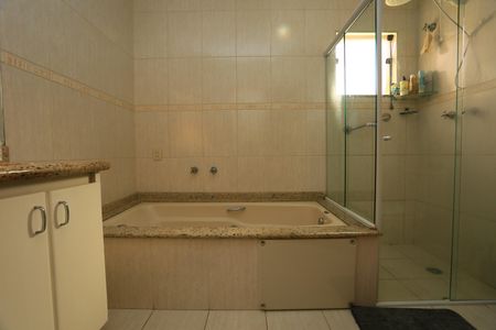 Casa à venda com 210m², 3 quartos e 5 vagasBanheiro da Suíte 3