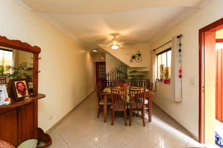 Casa à venda com 210m², 3 quartos e 5 vagasSala