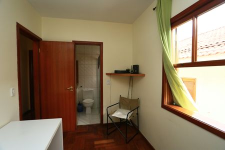 Casa à venda com 210m², 3 quartos e 5 vagasSuíte 1