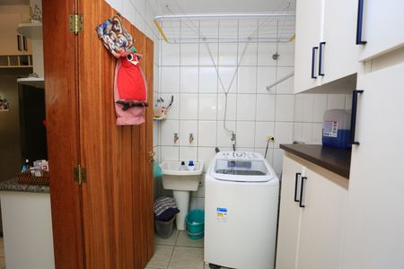 Casa à venda com 210m², 3 quartos e 5 vagasÁrea de Serviço