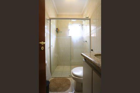 Casa à venda com 210m², 3 quartos e 5 vagasBanheiro da Suíte 2