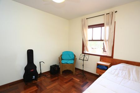 Casa à venda com 210m², 3 quartos e 5 vagasSuíte 2