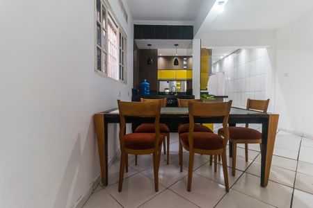 Casa para alugar com 180m², 3 quartos e 2 vagas Casa para alugar com 180m², 3 quartos e 2 vagasSala de Jantar