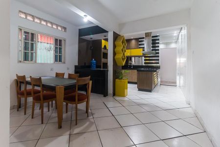 Casa para alugar com 180m², 3 quartos e 2 vagas Casa para alugar com 180m², 3 quartos e 2 vagasSala de Jantar