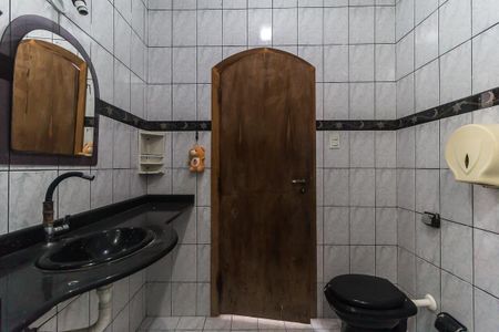 Casa para alugar com 180m², 3 quartos e 2 vagas Casa para alugar com 180m², 3 quartos e 2 vagasBanheiro 1