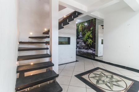 Casa para alugar com 180m², 3 quartos e 2 vagas Casa para alugar com 180m², 3 quartos e 2 vagasSala
