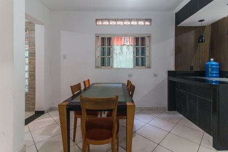 Casa para alugar com 180m², 3 quartos e 2 vagas Casa para alugar com 180m², 3 quartos e 2 vagasSala de Jantar