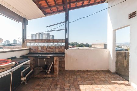 Casa para alugar com 180m², 3 quartos e 2 vagas Casa para alugar com 180m², 3 quartos e 2 vagasÁrea comum - Churrasqueira