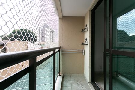 Apartamento à venda com 68m², 2 quartos e 1 vaga Apartamento à venda com 68m², 2 quartos e 1 vagaVaranda