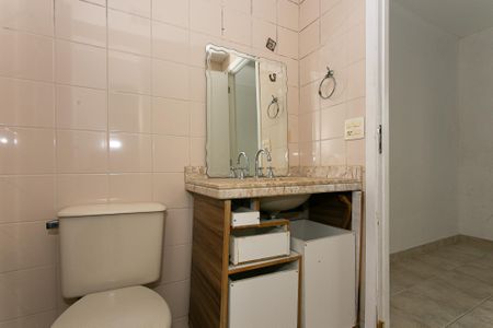 Apartamento à venda com 68m², 2 quartos e 1 vaga Apartamento à venda com 68m², 2 quartos e 1 vagaBanheiro