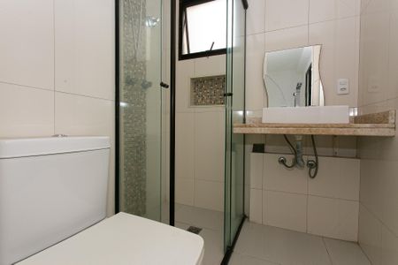 Apartamento à venda com 68m², 2 quartos e 1 vaga Apartamento à venda com 68m², 2 quartos e 1 vagaBanheiro da Suíte