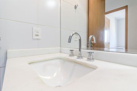 Apartamento à venda com 62m², 2 quartos e 2 vagasBanheiro Social