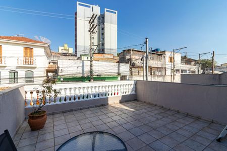 Casa à venda com 200m², 2 quartos e 2 vagas Casa à venda com 200m², 2 quartos e 2 vagasVaranda da Suíte 1
