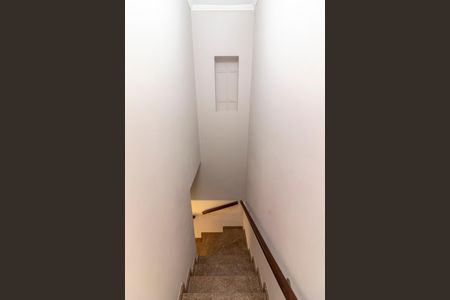 Casa à venda com 200m², 2 quartos e 2 vagas Casa à venda com 200m², 2 quartos e 2 vagasCorredor dos Quartos - Escada