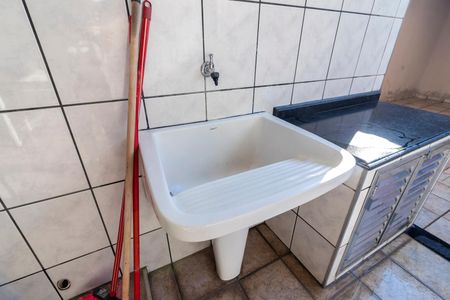 Casa à venda com 200m², 2 quartos e 2 vagas Casa à venda com 200m², 2 quartos e 2 vagasÁrea de Serviço