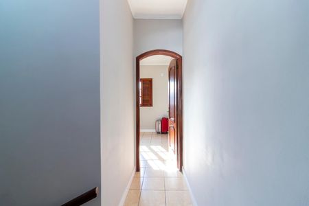 Casa à venda com 200m², 2 quartos e 2 vagas Casa à venda com 200m², 2 quartos e 2 vagasCorredor dos Quartos