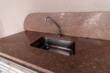 Casa à venda com 200m², 2 quartos e 2 vagas Casa à venda com 200m², 2 quartos e 2 vagasQuintal