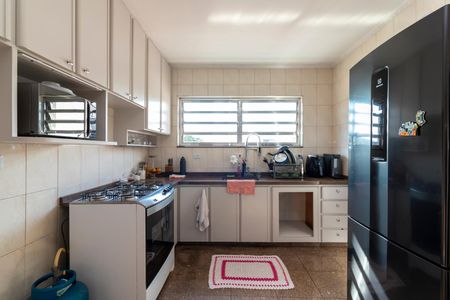 Casa à venda com 200m², 2 quartos e 2 vagas Casa à venda com 200m², 2 quartos e 2 vagasCozinha