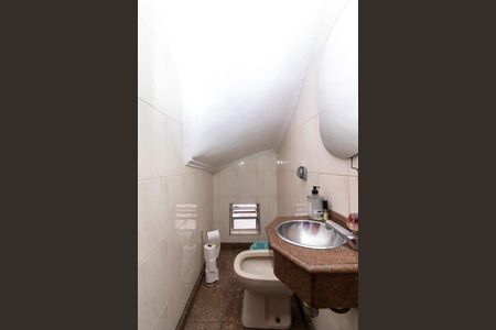 Casa à venda com 200m², 2 quartos e 2 vagas Casa à venda com 200m², 2 quartos e 2 vagasLavabo