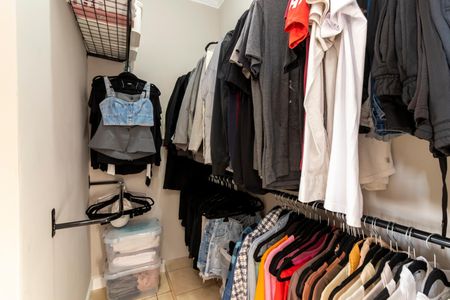 Casa à venda com 200m², 2 quartos e 2 vagas Casa à venda com 200m², 2 quartos e 2 vagasSuíte 2 - Closet