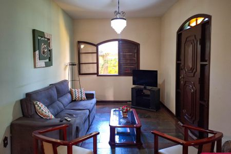 Casa à venda com 390m², 4 quartos e 3 vagas Casa à venda com 390m², 4 quartos e 3 vagasSala 1