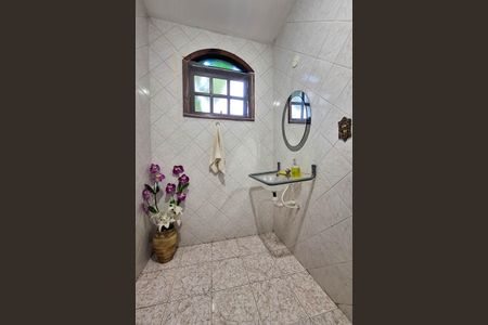 Casa à venda com 390m², 4 quartos e 3 vagas Casa à venda com 390m², 4 quartos e 3 vagasLavabo