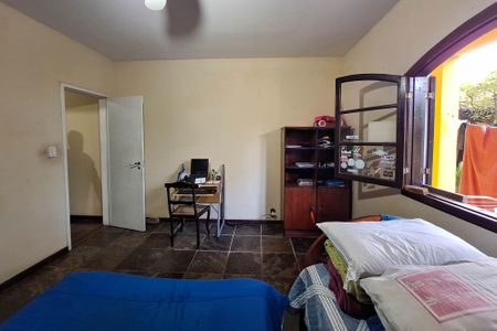 Casa à venda com 390m², 4 quartos e 3 vagas Casa à venda com 390m², 4 quartos e 3 vagasQuarto 1