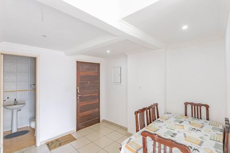 Apartamento para alugar com 65m², 2 quartos e sem vagaSala