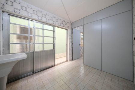 Casa à venda com 250m², 2 quartos e 2 vagasÁrea de Serviço