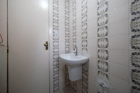 Casa à venda com 250m², 2 quartos e 2 vagasBanheiro 2