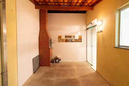 Casa de condomínio à venda com 100m², 2 quartos e 2 vagasQuintal - Churrasqueira