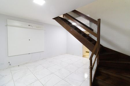Casa de condomínio à venda com 100m², 2 quartos e 2 vagasSala
